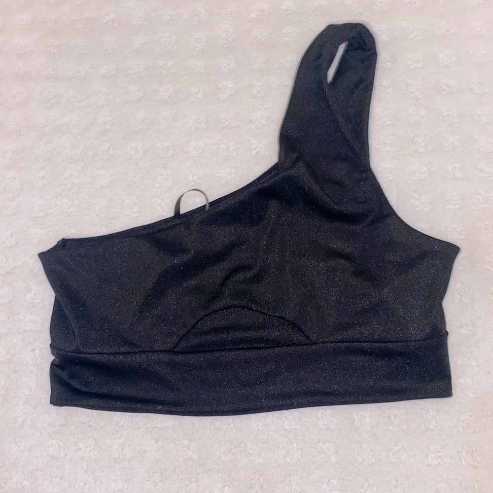 One shoulder crop top